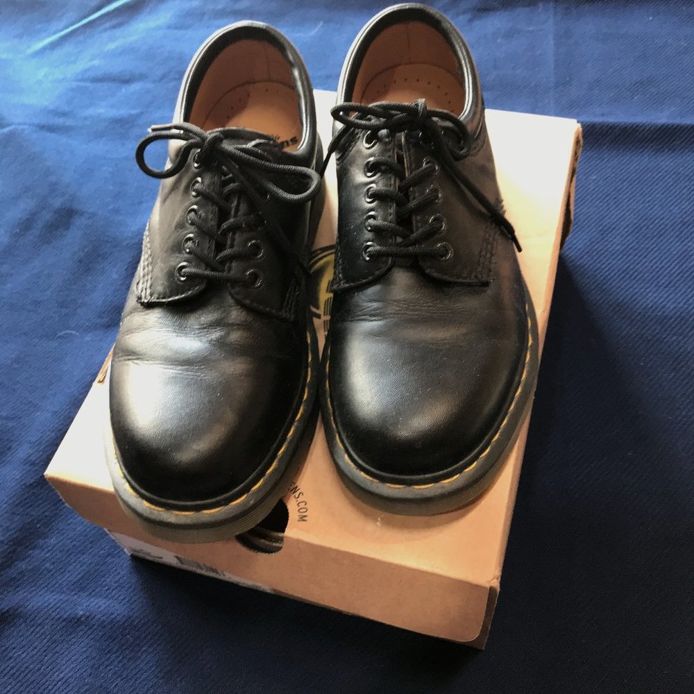 Dr. Martens ~ Air Wair Shoe ~ Size: 10